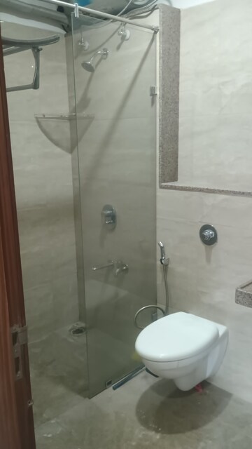 Bathroom in 3.5 BHK Apartment at Amanora Adreno Towers, Hadapsar – for Rent