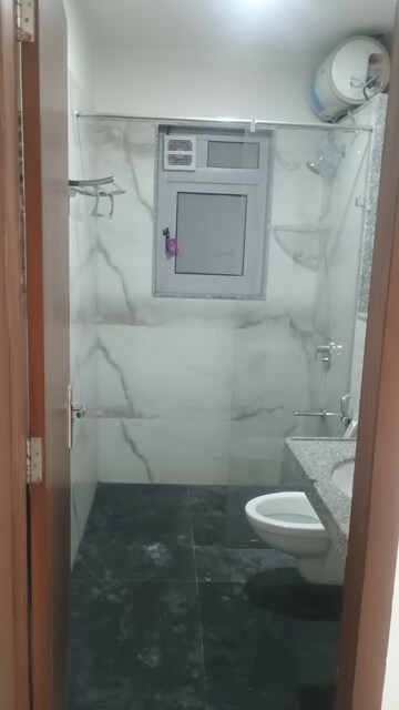 Bathroom in 3.5 BHK Apartment at Amanora Adreno Towers, Hadapsar – for Rent