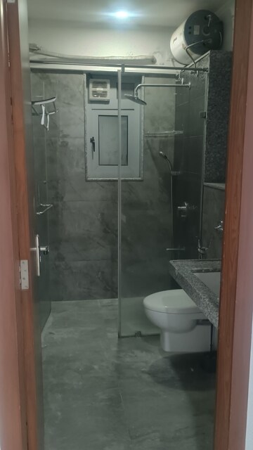 Bathroom in 3.5 BHK Apartment at Amanora Adreno Towers, Hadapsar – for Rent