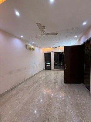 Room in 3 BHK Builder Floor at Kalkaji – for Rent