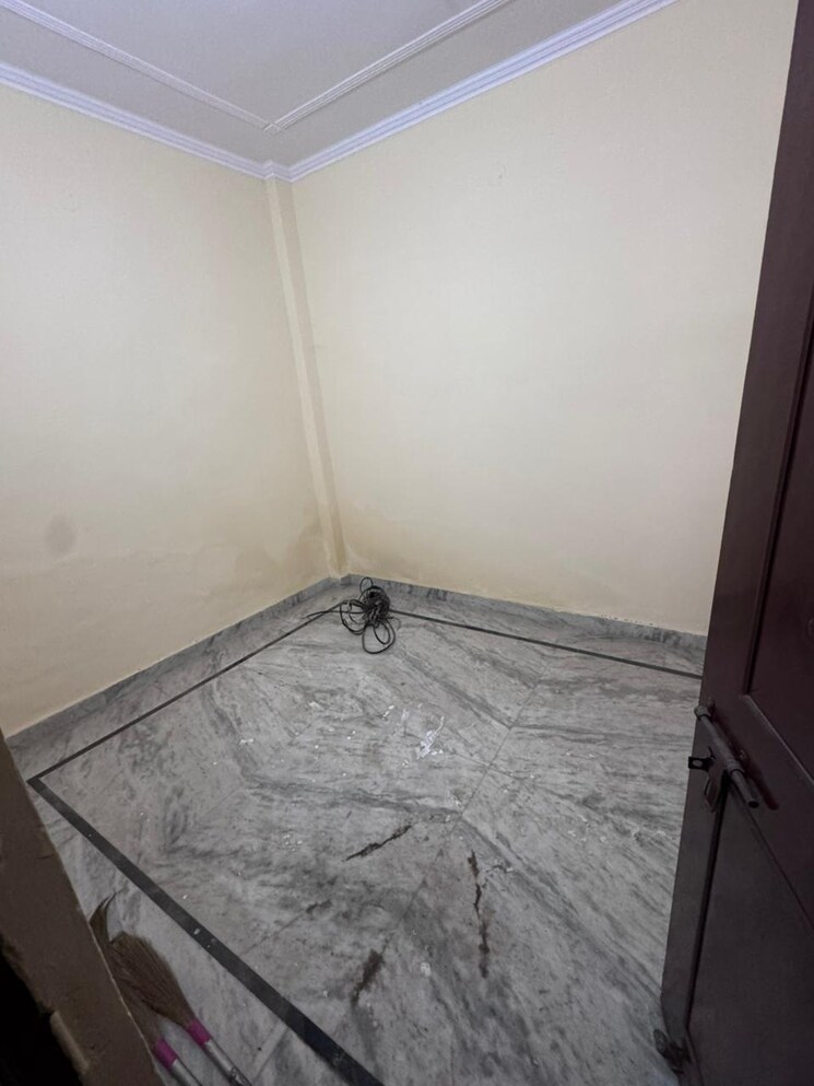 Room, laxman vihar phase 2 1 Bedroom 450 Sq.Ft. Independent House In Laxman Vihar Phase 2 Gurgaon 9387066