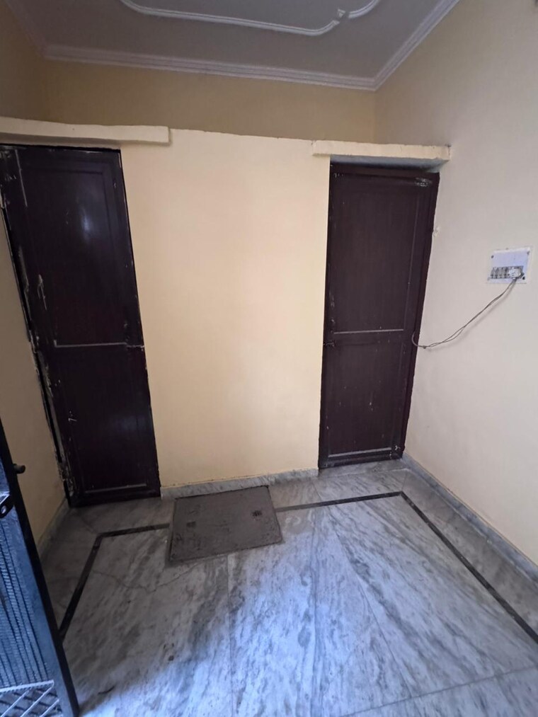 Room, laxman vihar phase 2 1 Bedroom 450 Sq.Ft. Independent House In Laxman Vihar Phase 2 Gurgaon 9387066