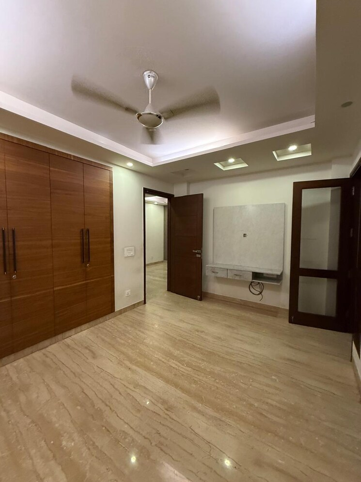 Room, nehru enclave 3 Bedroom 1900 Sq.Ft. Builder Floor In Nehru Enclave Delhi 9387068