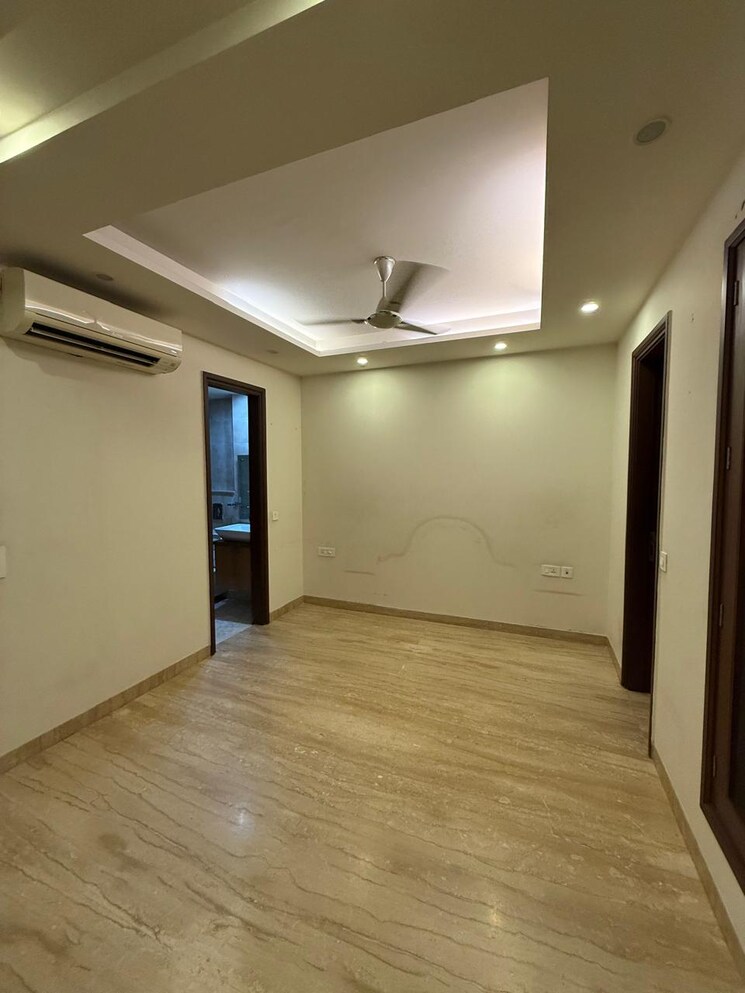 Room, nehru enclave 3 Bedroom 1900 Sq.Ft. Builder Floor In Nehru Enclave Delhi 9387068