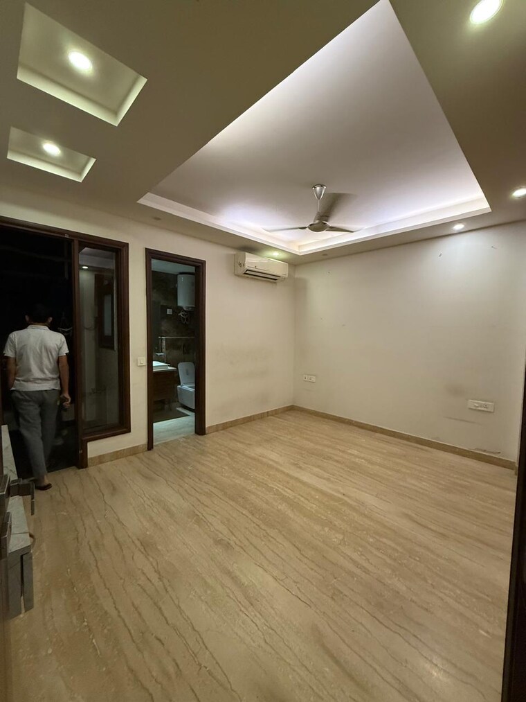 Room, nehru enclave 3 Bedroom 1900 Sq.Ft. Builder Floor In Nehru Enclave Delhi 9387068