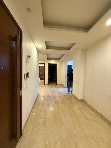 3 BHK Builder Floor – Entrance View at Nehru Enclave - for Rent