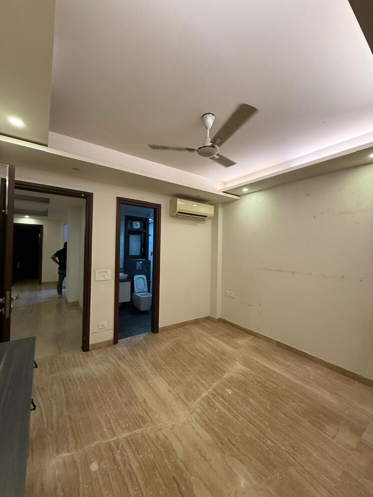 Room, nehru enclave 3 Bedroom 1900 Sq.Ft. Builder Floor In Nehru Enclave Delhi 9387068