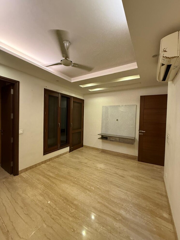 Room, nehru enclave 3 Bedroom 1900 Sq.Ft. Builder Floor In Nehru Enclave Delhi 9387068