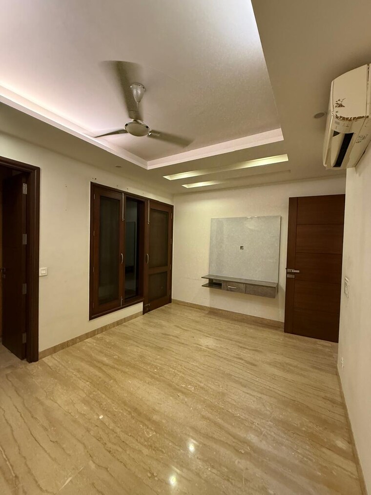 Room, nehru enclave 3 Bedroom 1900 Sq.Ft. Builder Floor In Nehru Enclave Delhi 9387068