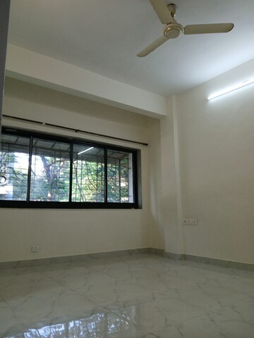 Room in 2 BHK Apartment at Goregaon Vivan, Goregaon West – for Rent