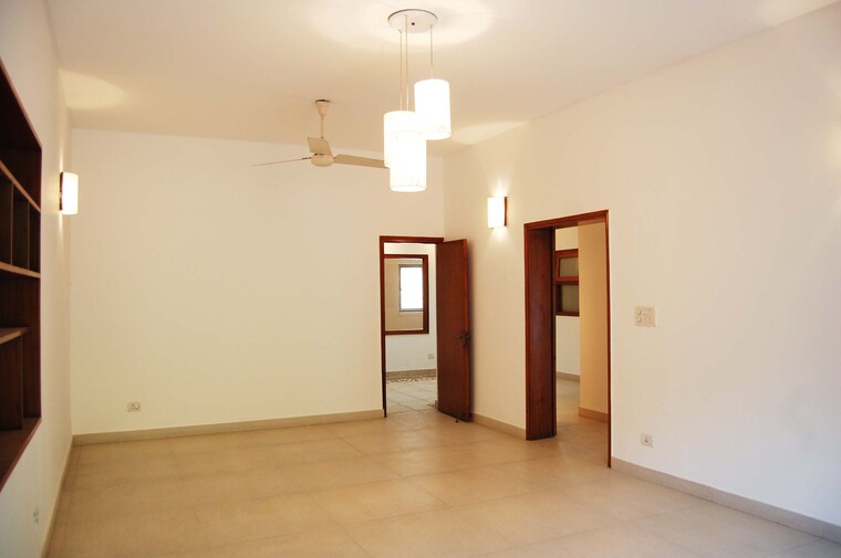 Room, jor bagh 4 Bedroom 4500 Sq.Ft. Apartment In Jor Bagh Delhi 9387113
