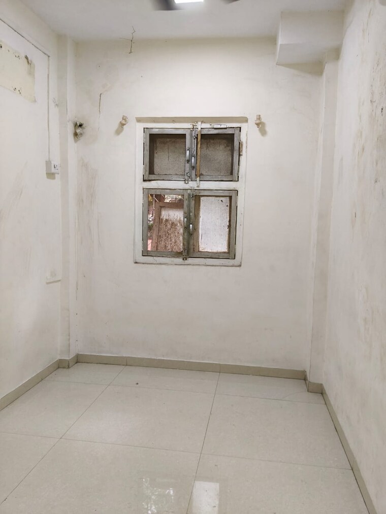 Room, santacruz east 1 Bedroom 550 Sq.Ft. Apartment In Santacruz East Mumbai 9387125