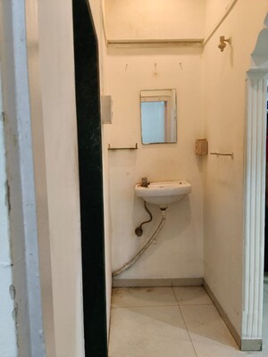 Bathroom in 1 BHK Apartment at Santacruz East – for Rent
