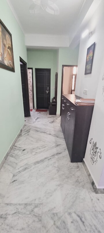 Room in 3 BHK Builder Floor at Mehrauli – for Rent