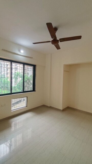 Room in 1 BHK Apartment at Puranik Hometown, Ghodbunder Road – for Rent