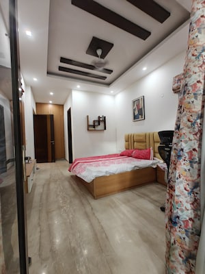 Bedroom in 3 BHK Builder Floor at SS Southend Floors, South City 2 – for Rent