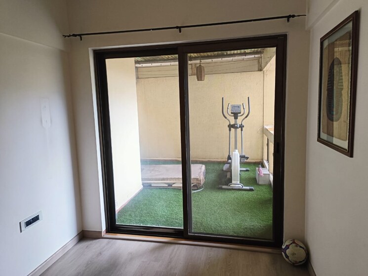 Room, park-valencia 2.5 Bedroom 1500 Sq.Ft. Apartment In Mundhwa Road Pune 9387178