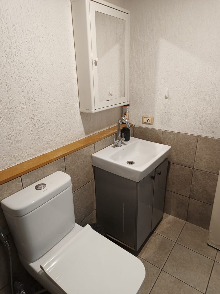 Bathroom, park-valencia 2.5 Bedroom 1500 Sq.Ft. Apartment In Mundhwa Road Pune 9387178