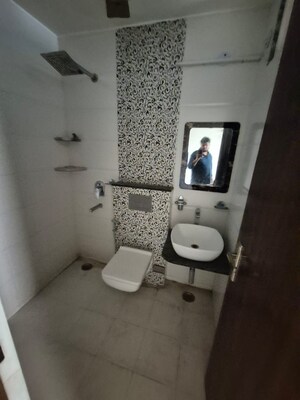 Bathroom in 2.5 BHK Builder Floor at Unitech Deerwood Chase, Nirvana Country – for Rent