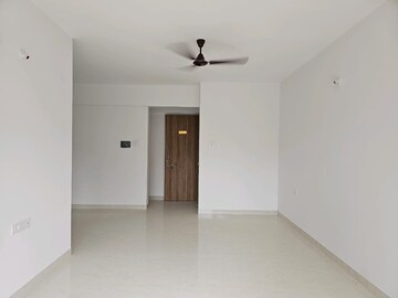 2 BHK Apartment For Rent in K Raheja Sterling, Mohammadwadi