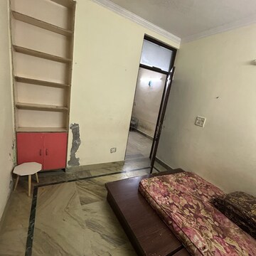 Room in 2 BHK Builder Floor at Kotla Mubarakpur – for Sale