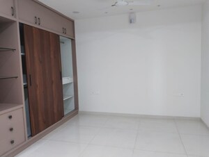 Room in 3 BHK Apartment at Jayabheri The Summit, Narsingi – for Rent