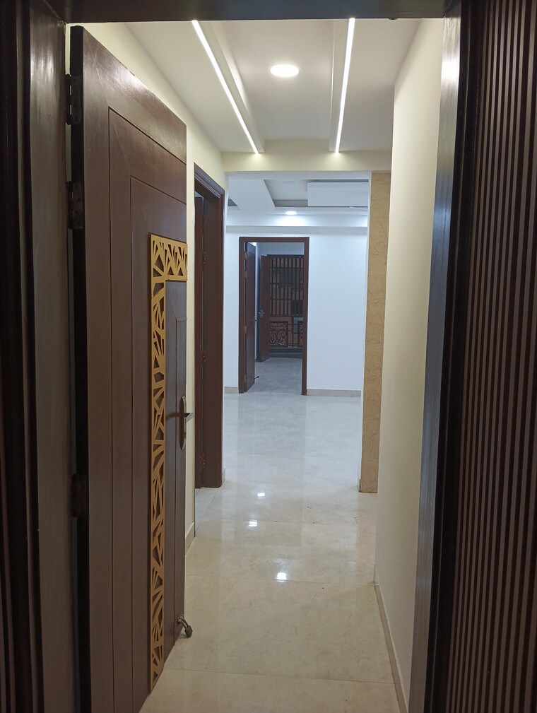 undefined, sultanpur 3 Bedroom 135 Sq.Yd. Apartment In Sultanpur Delhi 9387255