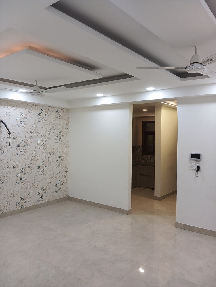 Room, sultanpur 3 Bedroom 135 Sq.Yd. Apartment In Sultanpur Delhi 9387255