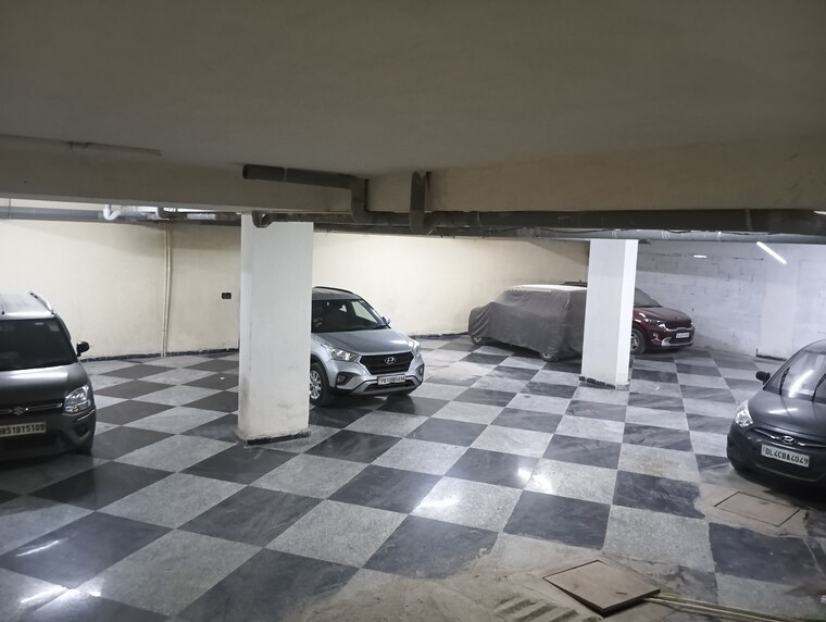  Parking, sultanpur 3 Bedroom 135 Sq.Yd. Apartment In Sultanpur Delhi 9387255