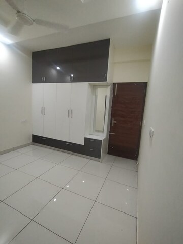 Room in 3 BHK Builder Floor at Patiala Road – for Rent