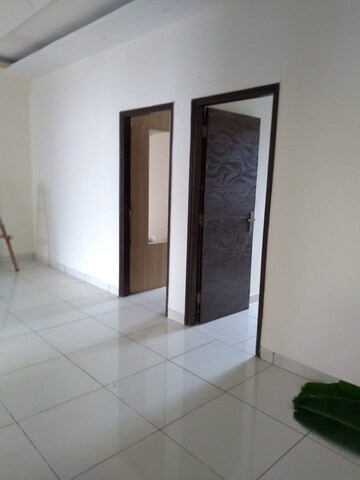 Room in 3 BHK Builder Floor at Patiala Road – for Rent