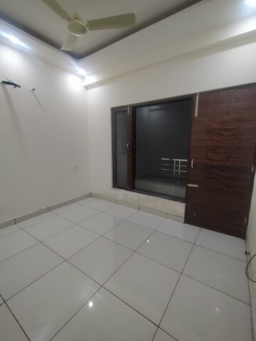 Room in 3 BHK Builder Floor at Patiala Road – for Rent