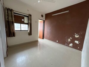 Room in 2 BHK Apartment at Everest Apartment Andheri, Andheri West – for Sale