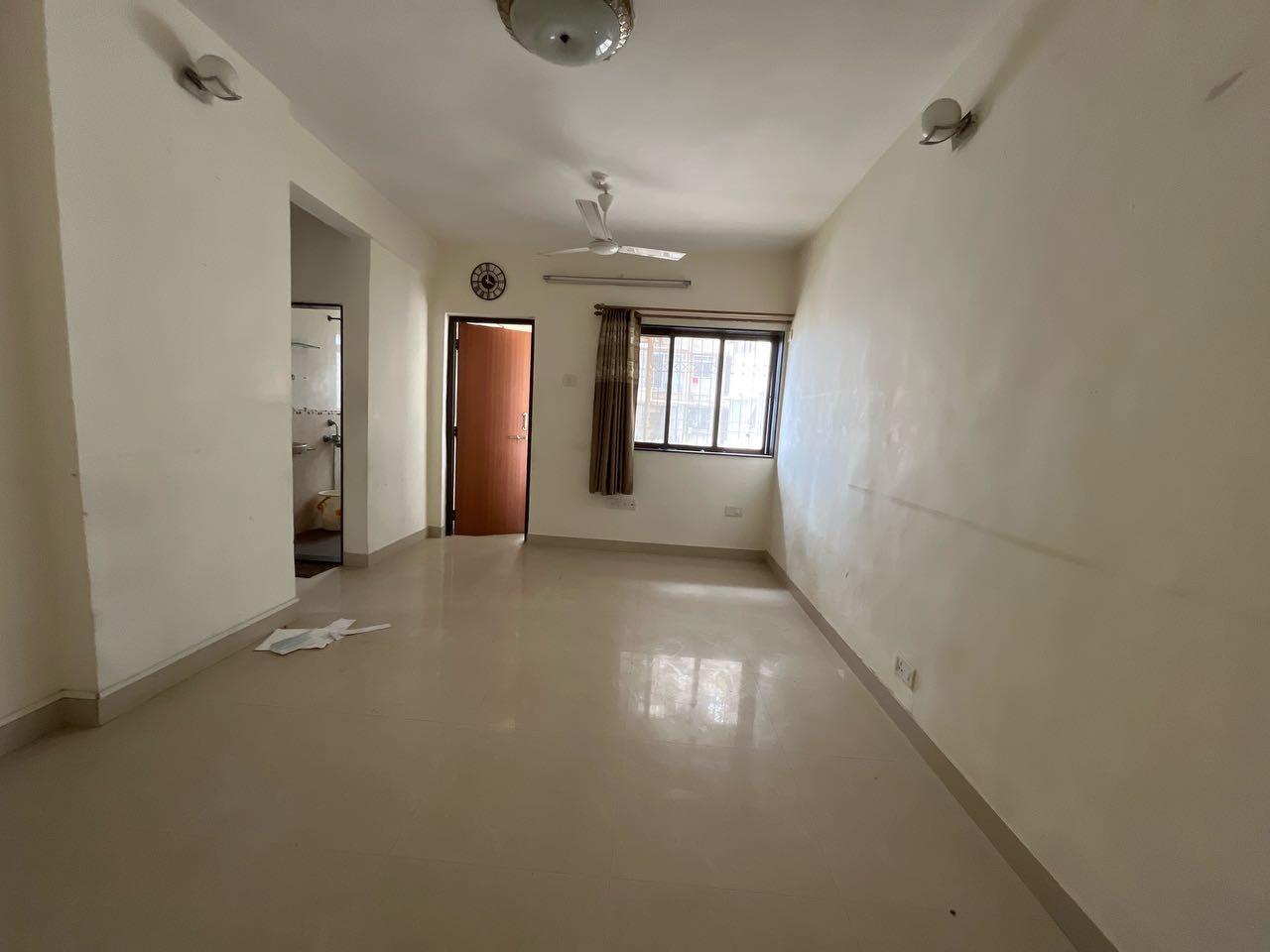 2 BHK + Servant Room Apartment For Sale in Everest Apartment Andheri