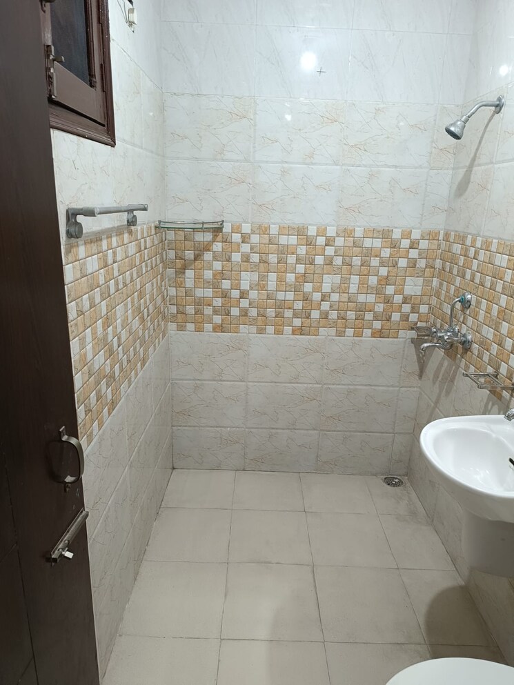 Bathroom, patiala road 2 Bedroom 1350 Sq.Ft. Builder Floor In Patiala Road Zirakpur 9387284