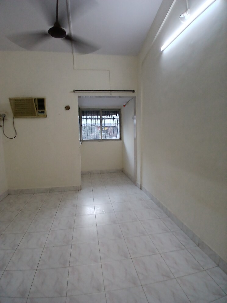 Room, vrindavan-chs-goregaon 1 Bedroom 530 Sq.Ft. Apartment In Goregaon East Mumbai 9387281