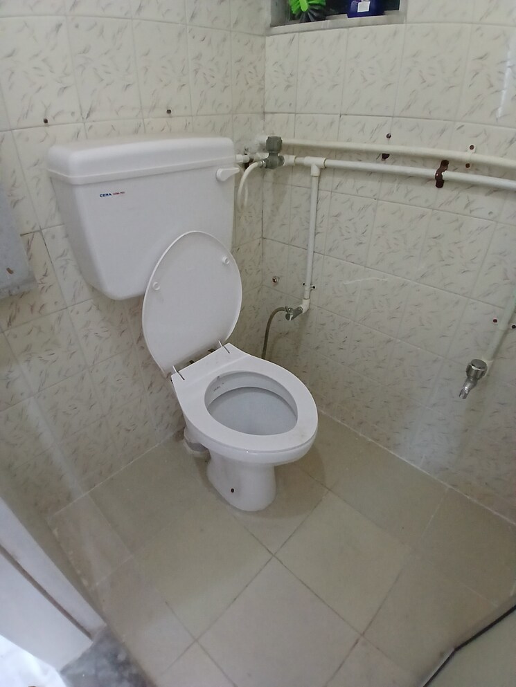 Bathroom, vrindavan-chs-goregaon 1 Bedroom 530 Sq.Ft. Apartment In Goregaon East Mumbai 9387281