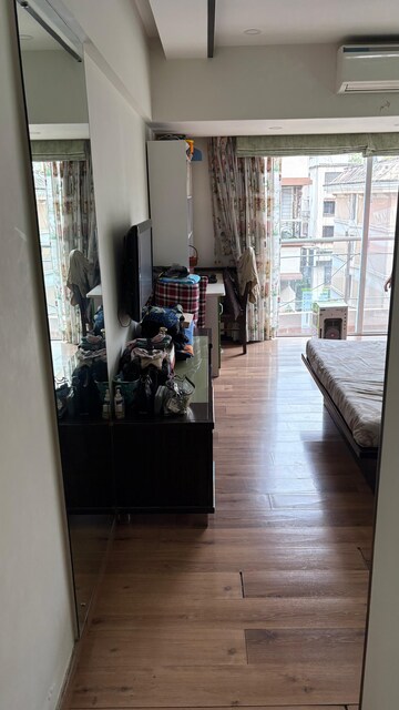 Bedroom in 2 BHK Apartment at Rajhuns Apartment, Khar West – for Sale