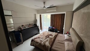 Bedroom in 2 BHK Apartment at Rajhuns Apartment, Khar West – for Sale