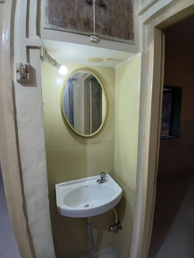 Bathroom, nisarg-chsl 1 Bedroom 350 Sq.Ft. Apartment In Goregaon East Mumbai 9387314