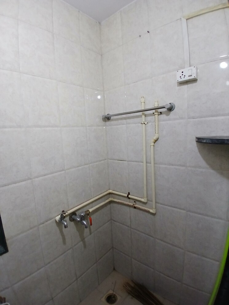 Bathroom, nisarg-chsl 1 Bedroom 350 Sq.Ft. Apartment In Goregaon East Mumbai 9387314