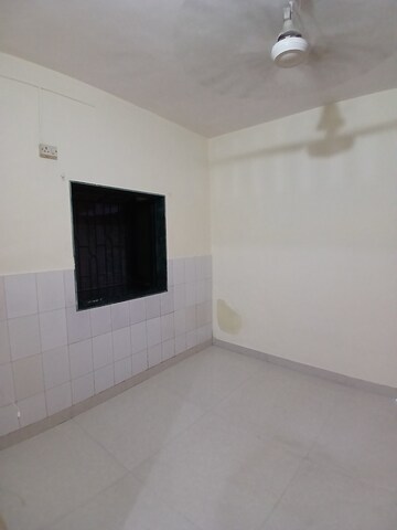 Furnished Amenities in 1 BHK Apartment at Nisarg CHSL, Goregaon East – for Rent