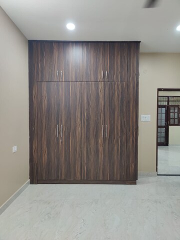 Room in 3 BHK Independent House at Jankipuram Vistar – for Sale