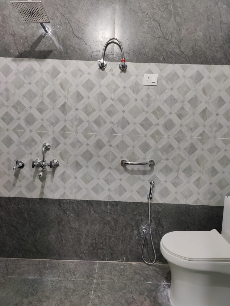 Bathroom, jankipuram vistar 3 Bedroom 1729 Sq.Ft. Independent House In Jankipuram Vistar Lucknow 9387339