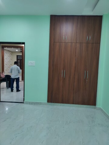 Room in 3 BHK Independent House at Jankipuram Vistar – for Sale