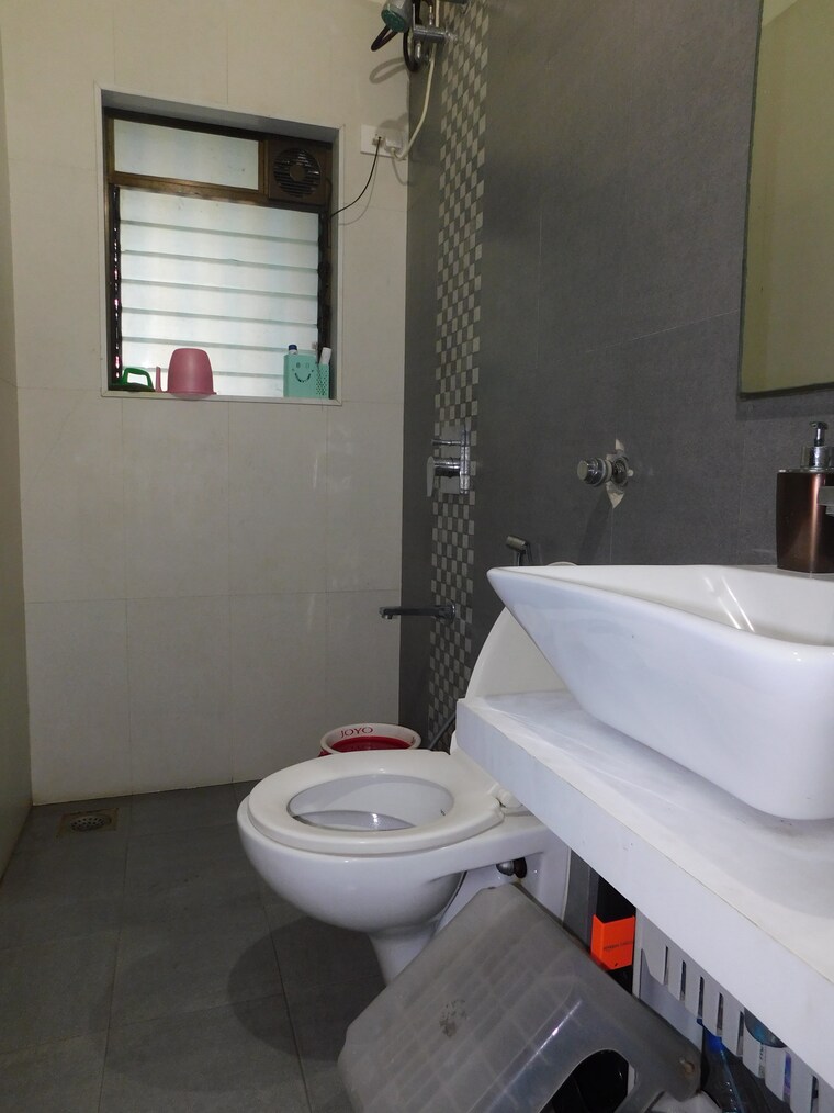 Bathroom, harmony-sky-suites 4 Bedroom 1500 Sq.Ft. Apartment In Ghodbunder Road Thane 9387367