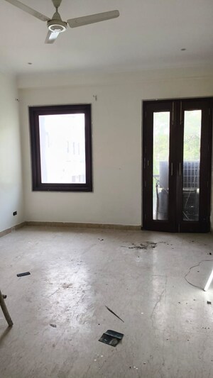 Room in 4 BHK Builder Floor at Boutique Residential Apartments A-7 1, Vasant Vihar – for Rent