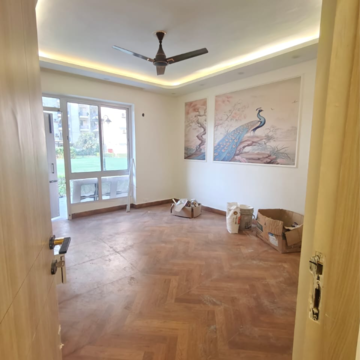 Room in 3 BHK Apartment at Vatika City, Ghasola – for Rent