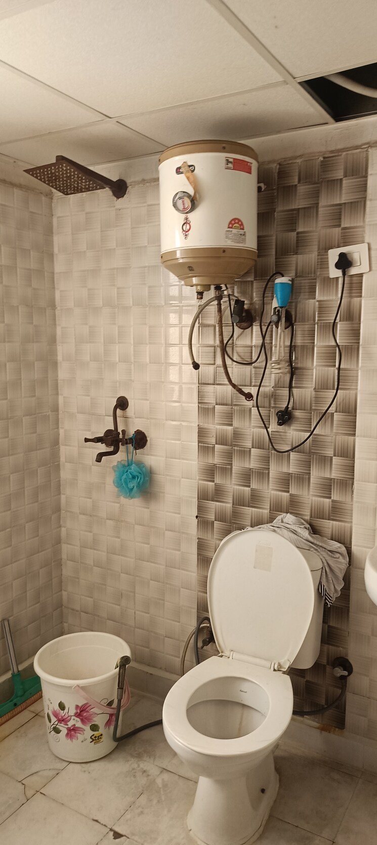 Bathroom, futec-gateway 3 Bedroom 1435 Sq.Ft. Apartment In Sector 75 Noida 9387381