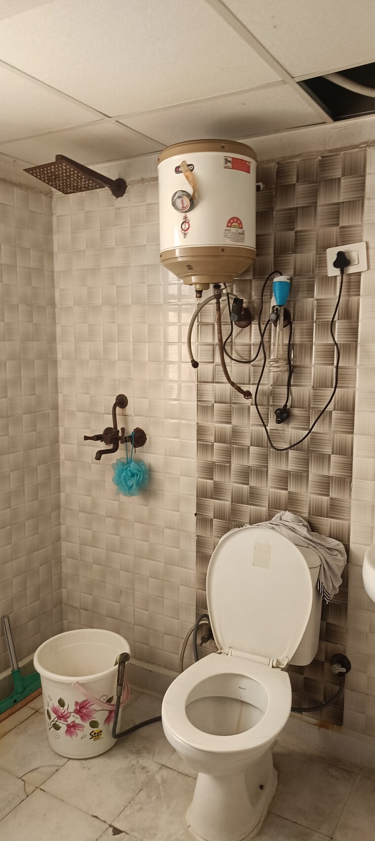 Bathroom, futec-gateway 3 Bedroom 1435 Sq.Ft. Apartment In Sector 75 Noida 9387381